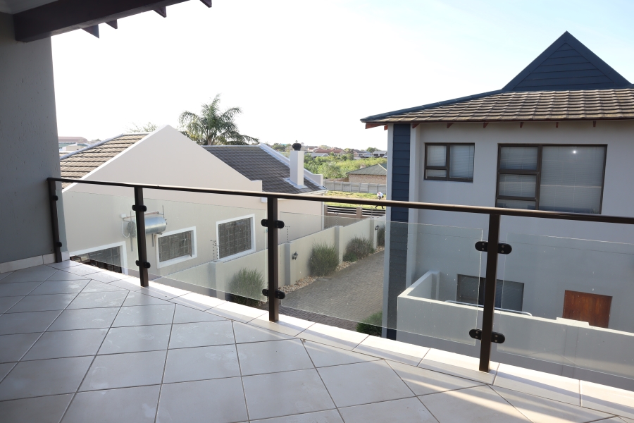 3 Bedroom Property for Sale in Wavecrest Eastern Cape
